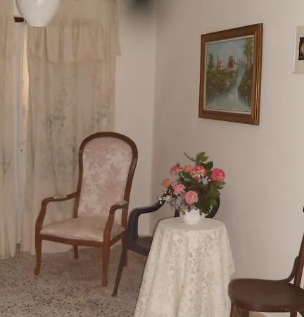 Casa Del Tirone *