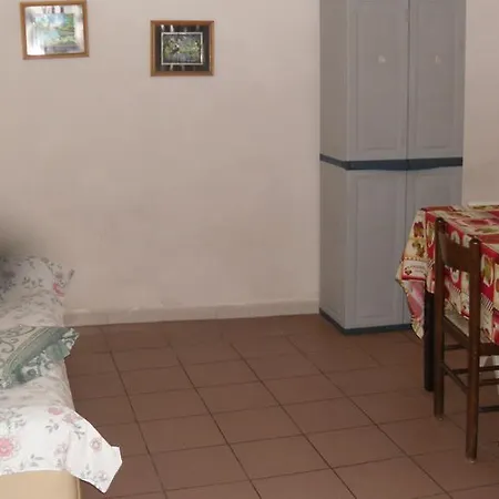 Casa Del Tirone بيت للعطل *